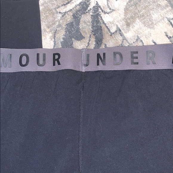 UNDER ARMOUR black banded Capri pants M - Picture 5 of 5